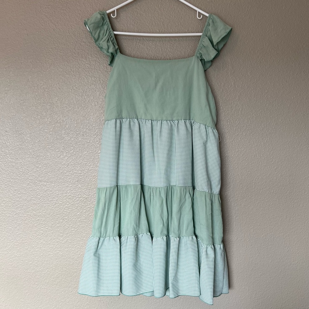 NWT Women’s Gingham Green and White Tiered Flutter Sleeve Dress